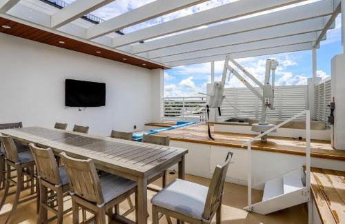Old Naples Apartment | The Heart of Naples
