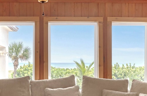 Cocoa Beach House | The Heartland: a beach front cottage with vintage charm