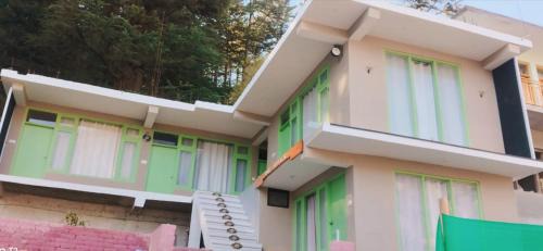 New Manali House | The Heavens place