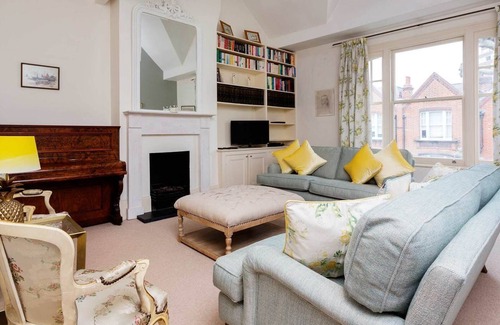 Parsons Green and Walham Apartment | The Height of Relaxation, by Veeve