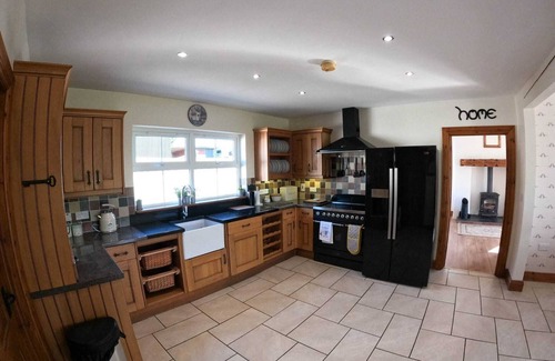 Downpatrick House | The Heights & Hollows Farmhouse (Sleeps 14) Saul, Downpatrick