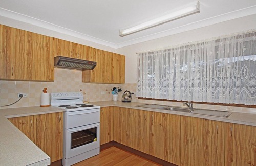 Currarong House | The Heights – short stroll to the Rock Pool