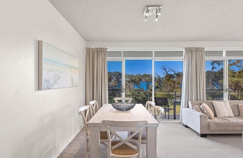 Nelson Bay Apartment | The Helm Unit 1 22 Voyager Close