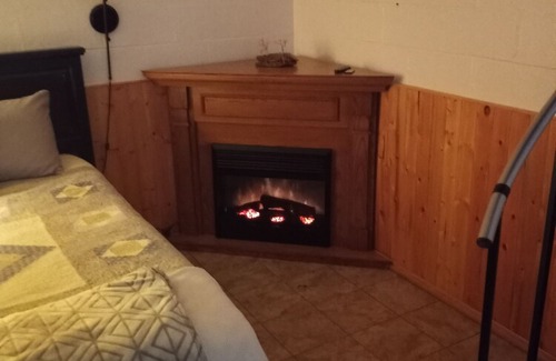 Indian Rock Springs Cabin | The Hemlock House Close To Smoky Mountains151 Pinewood Dr. Murphy N.C.28906