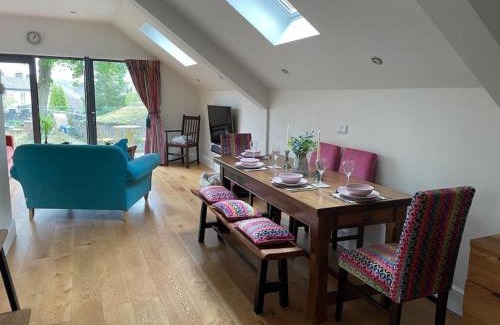 Sutton-in-Craven House | The Hen House A beautifully situated open plan chalet