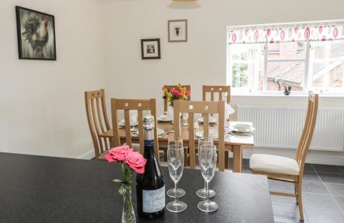 Bromyard House | The Hen House