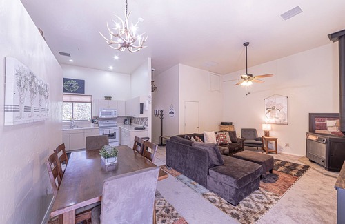 Christopher Creek Cabin | The Hen House Monthly Rental