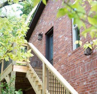 Downtown Apartment | The Henry Carriage House