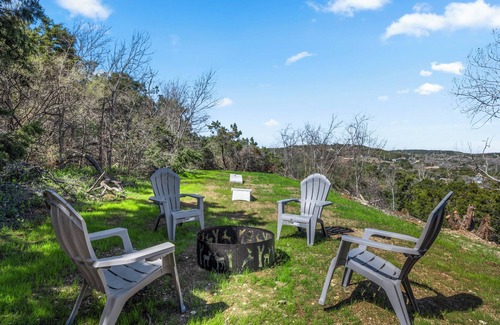 Leander House | The Heritage Hideaway Views Games & More