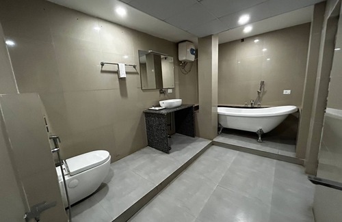 Dumka Hotel | The Heritage