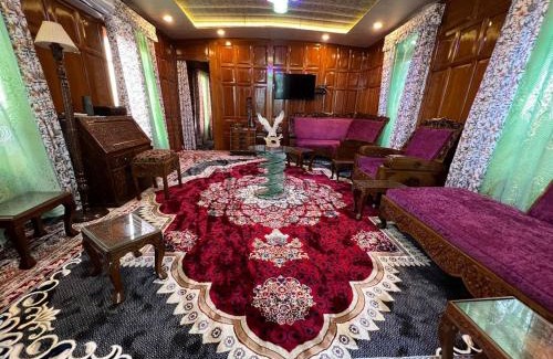 Dal Lake Boat Rental | The Heritage Safina Group Of Houseboats