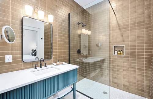 Cullman Hotel | The Heritage Suite | 5 Minutes from I65 | In the heart of Cullman