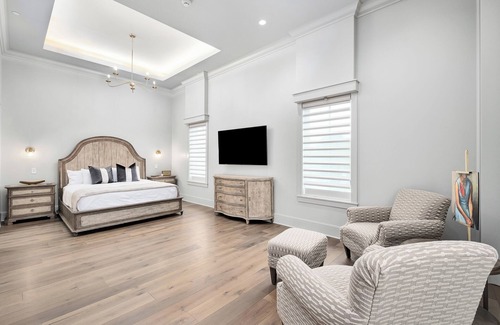 Cullman Hotel | The Heritage Suite | 5 Minutes from I65 | In the heart of Cullman
