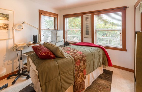 La Conner Bed & Breakfast | The Heron Inn & Day Spa