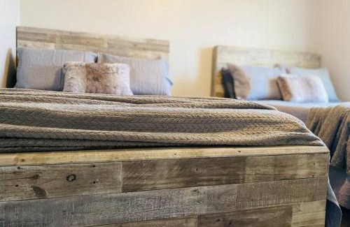 Bunnlevel House | The Herringbone Blue; Sleeps 20+ near Fort Bragg