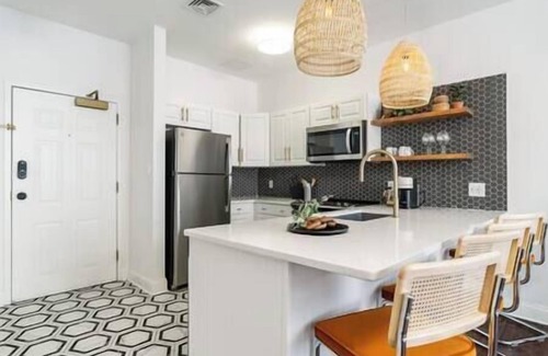 Fort Sanders Apartment | The Hexagon Suite (on UT Campus)