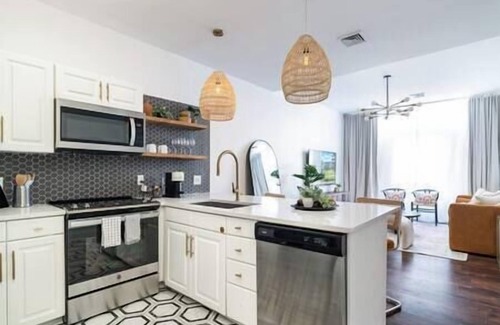 Fort Sanders Apartment | The Hexagon Suite (on UT Campus)