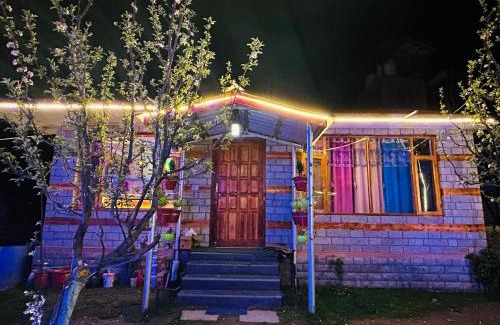 Manali Bed & Breakfast | The Hidden cottage