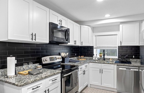 Sun Bay South House | The Hidden Gem - TIA, RJS, Amalie Arena, MacDill