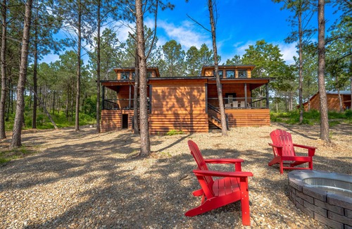 Broken Bow Cabin | The Hidden Jewel of Broken Bow - Modern Luxury Cabin w/Hot Tub and Fireplace