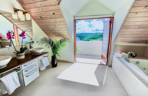Freetown Apartment | The Hideaway 3 Bedroom suite Pool/Sea View