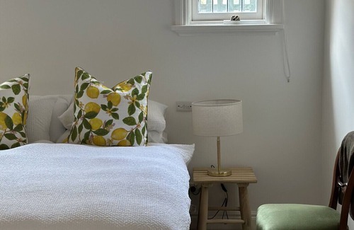 Wagga Wagga House | The Hideaway Affordable Accomodation