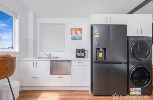 Emu Park Apartment | The Hideaway
