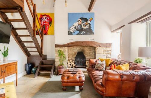Brimpsfield House | The Hideaway - Authentic Cotswolds Village Living