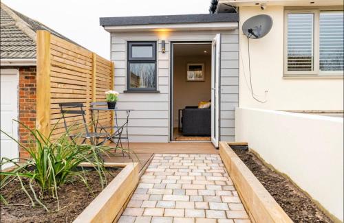 Brighton Apartment | The Hideaway by the sea - free parking