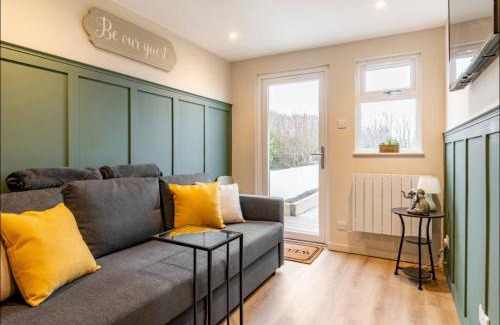Brighton Apartment | The Hideaway by the sea - free parking