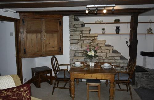 Alston House | The Hideaway