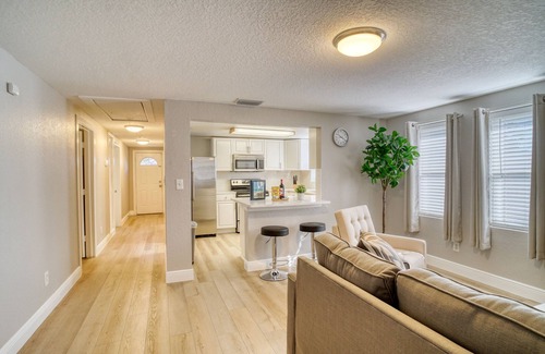 Clearwater House | The Hideaway House (mins from Clearwater)