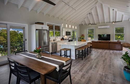 Estate Hull Villa | The Hideaway Hull Bay Beachfront Villa 1