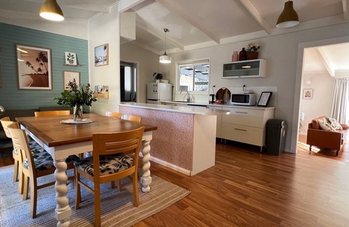 Waterhouse House | The Hideaway Long Beach - WIFI