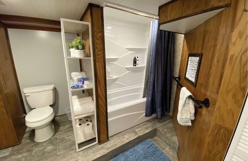 Troy Apartment | "The Hideaway" Modern Apartment w/Sauna, Grill and Patio