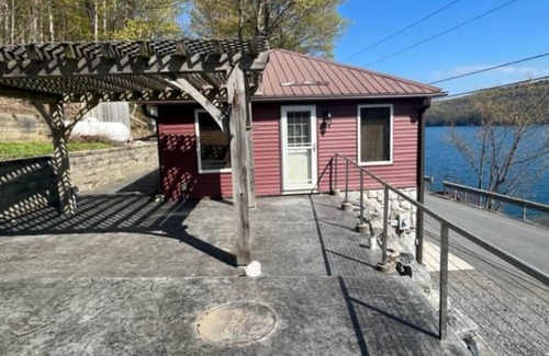 Town of Sempronius House | The Hideaway-Skaneateles Lake Southwest End