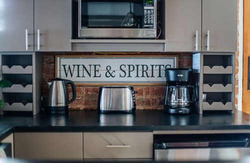 Staunton Apartment | The Hideaway Suite: Sauna & Lux Amenities
