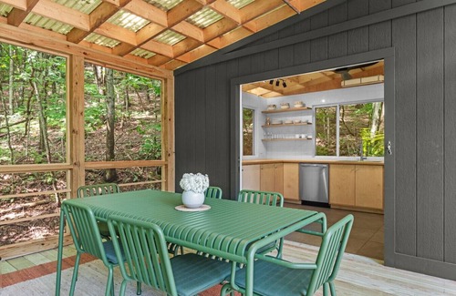 Delancey Apartment | The Hideout in Hamden