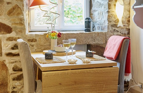 Saint-Quay-Perros Condo | The hideout of Violette, the cocoon of lovers on the pink granite coast