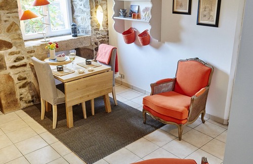 Saint-Quay-Perros Condo | The hideout of Violette, the cocoon of lovers on the pink granite coast