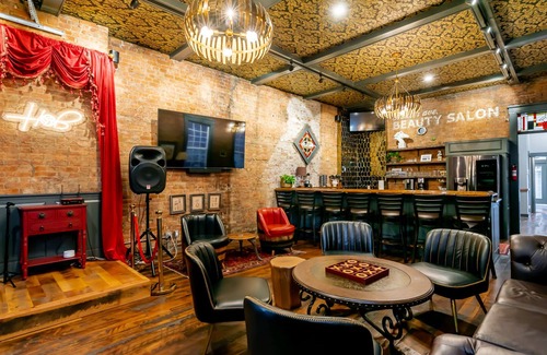 Phoenix Hill House | The Highball * Speakeasy Lounge & Retreat 6BR 5BA