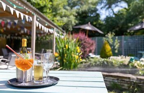 Totland Bay Bed & Breakfast | The Highdown Inn