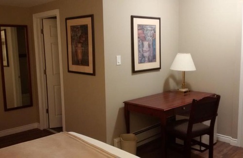 Niagara Falls Hotel | The Highlander Inn