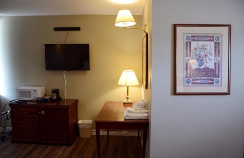 Niagara Falls Hotel | The Highlander Inn