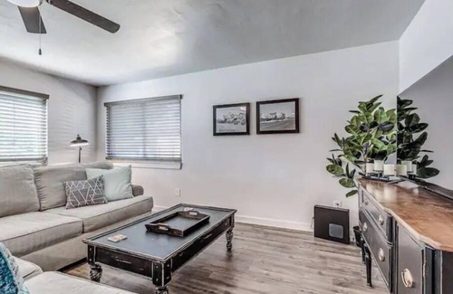 Edmond House | The Hill House at the Park by Downtown Edmond
