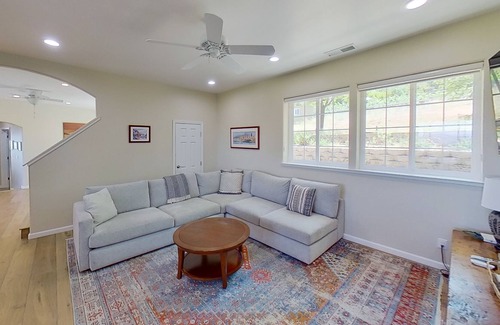 Kelseyville House | The Hill House, by Boatique Winery, with breath taking views