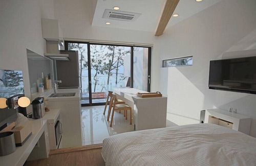 Changseon-myeon Apartment | The Hill Pool Villa Pension