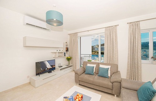 Marsalforn Apartment | The Hillock Penthouse South D7