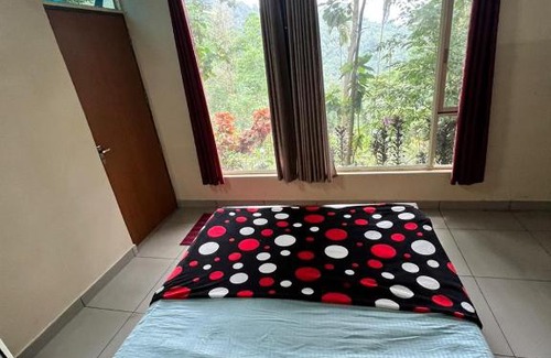 Lakkidi House | The Hillock-quiet by the Mountains