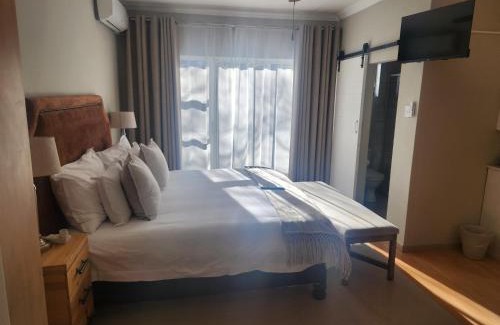 Newcastle Bed & Breakfast | The Hills at 1 Meeu